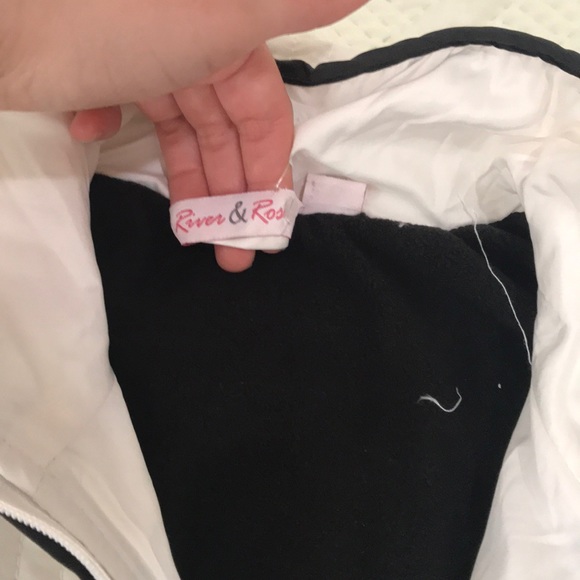 White Vest - Picture 5 of 7